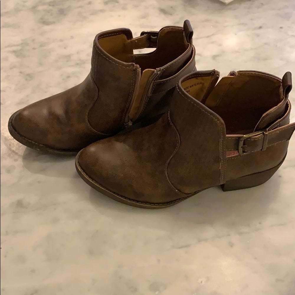 Ankle boots